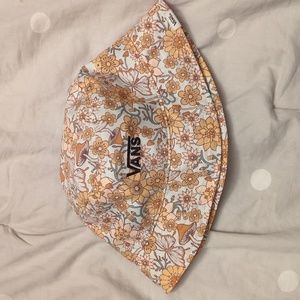 NWT Vans Bucket Hat
